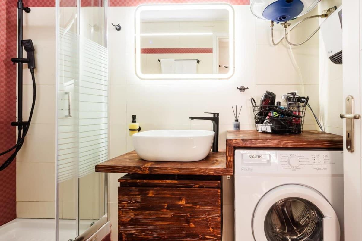 Kalamata Lime Studio - Cozy Gem With Private Parking エクステリア 写真