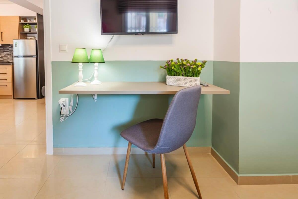Kalamata Lime Studio - Cozy Gem With Private Parking エクステリア 写真