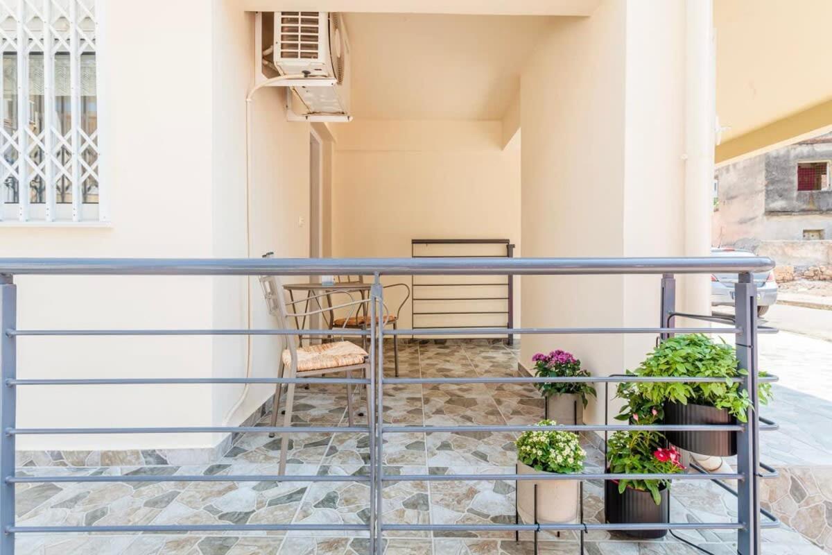 Kalamata Lime Studio - Cozy Gem With Private Parking エクステリア 写真