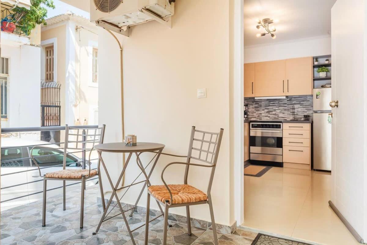 Kalamata Lime Studio - Cozy Gem With Private Parking エクステリア 写真